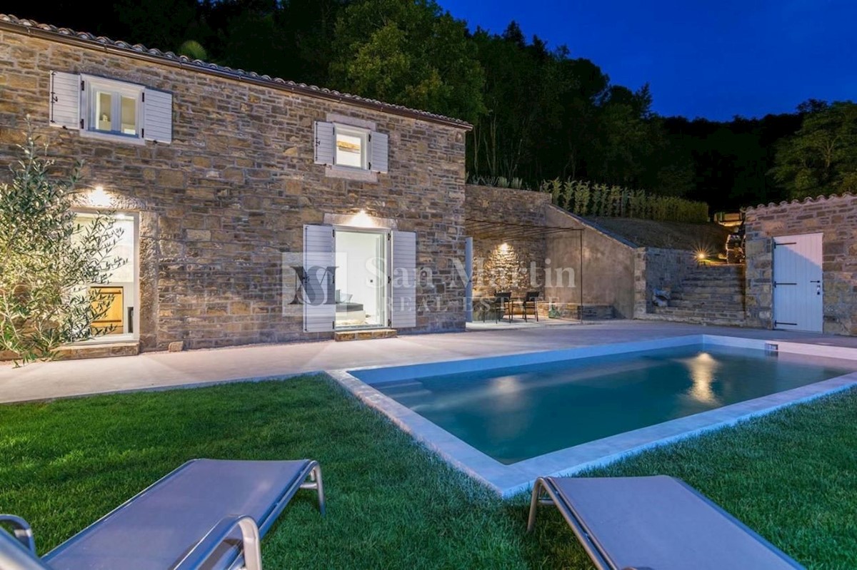 Istria, Oprtalj - casa in pietra con bellissima vista sul paesaggio