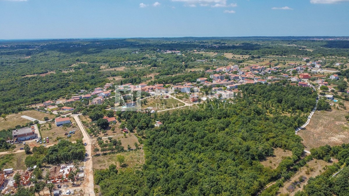 Marčana, dintorni - terreno in un posto tranquillo vicino al mare