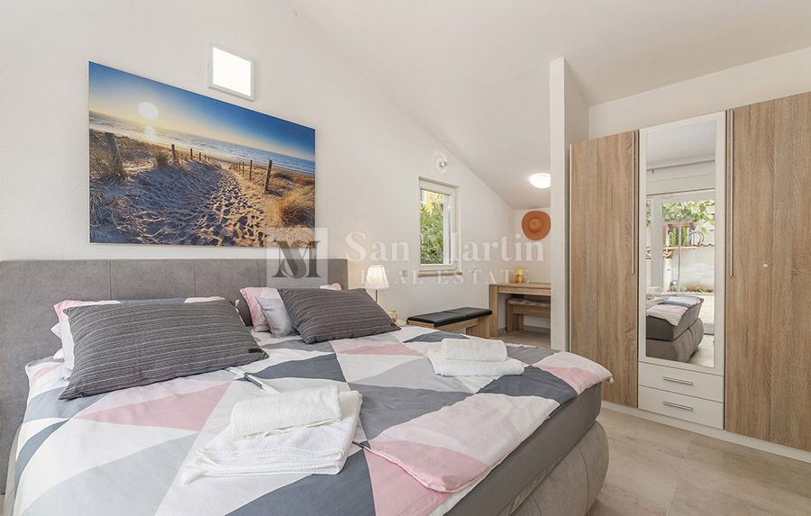 PARENZO, Casa al piano terra con 3 camere da letto e piscina