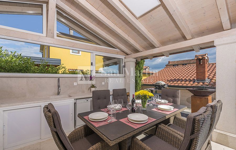 PARENZO, Casa al piano terra con 3 camere da letto e piscina