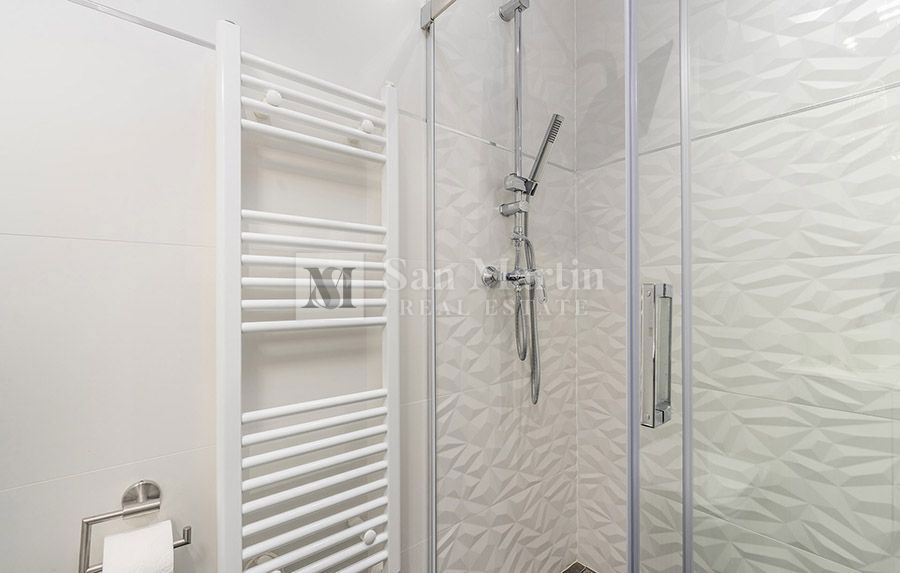 PARENZO, Casa al piano terra con 3 camere da letto e piscina