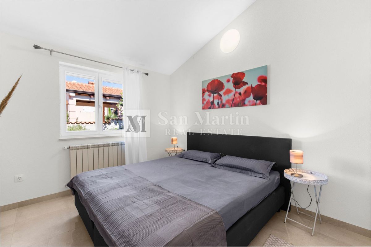 PARENZO, Casa al piano terra con 3 camere da letto e piscina