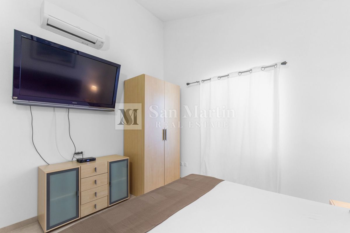 PARENZO, Casa al piano terra con 3 camere da letto e piscina