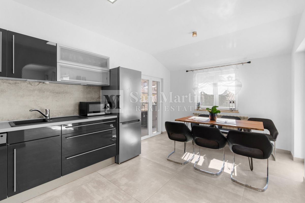 PARENZO, Casa al piano terra con 3 camere da letto e piscina