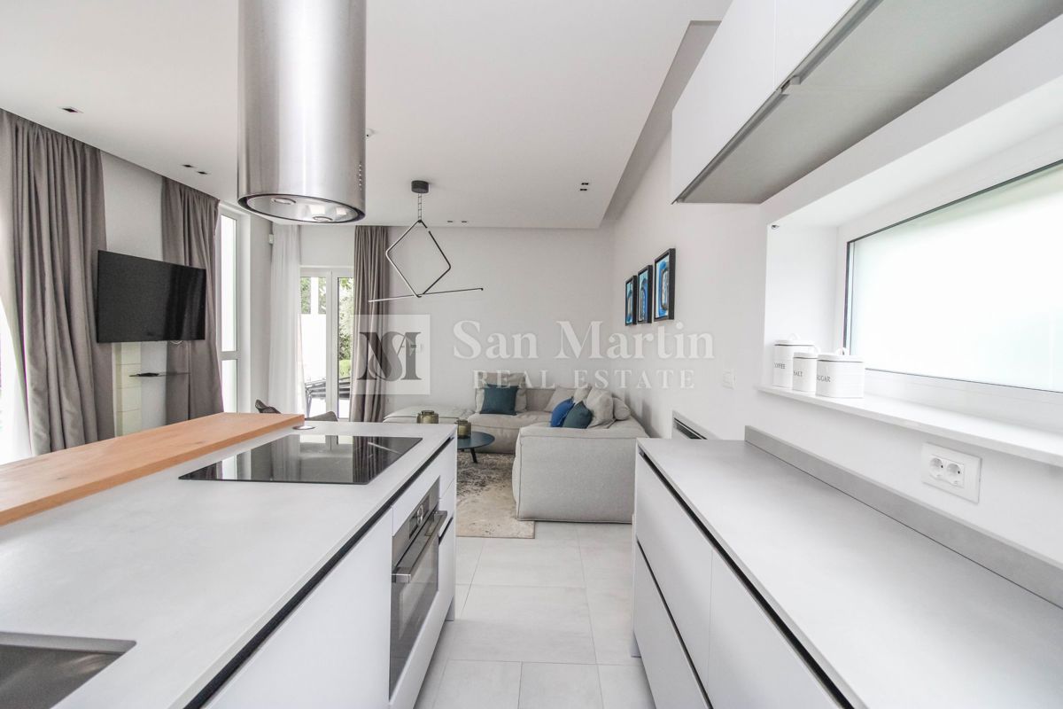 Parenzo, dintorni - bella casa con piscina vicino al mare