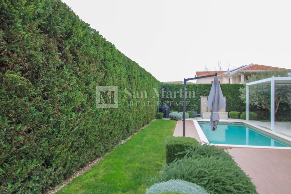 Parenzo, dintorni - bella casa con piscina vicino al mare