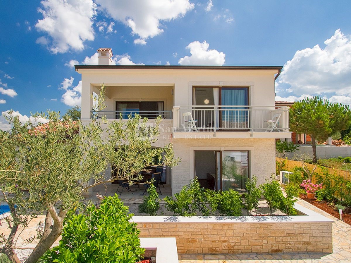 Parenzo, casa con vista panoramica sul mare e sulla costa