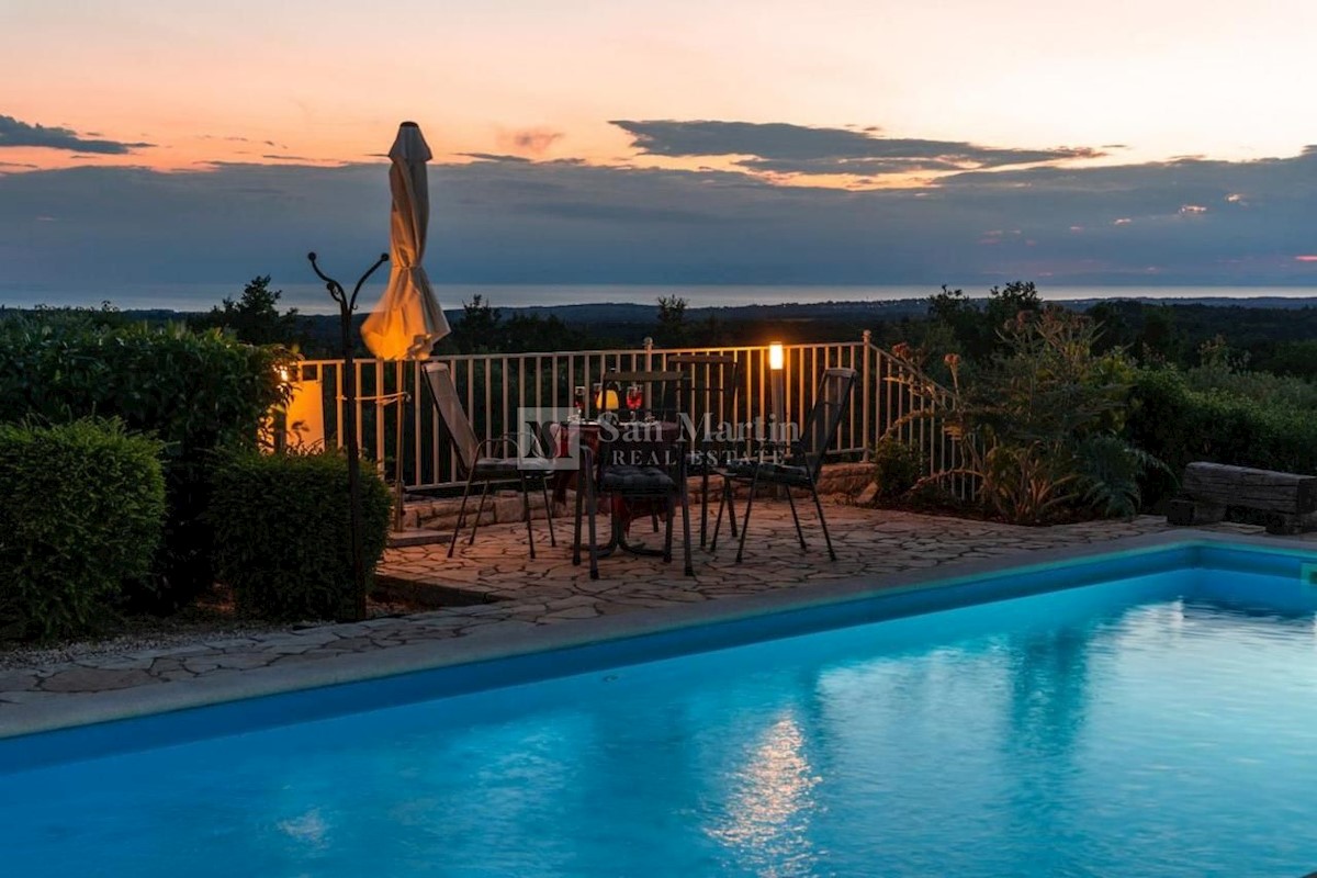 Parenzo, casa con vista panoramica sul mare e sulla costa