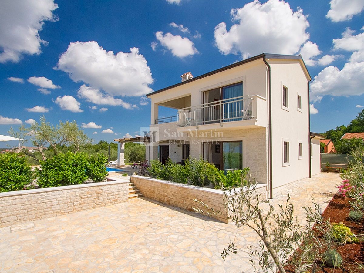 Parenzo, casa con vista panoramica sul mare e sulla costa