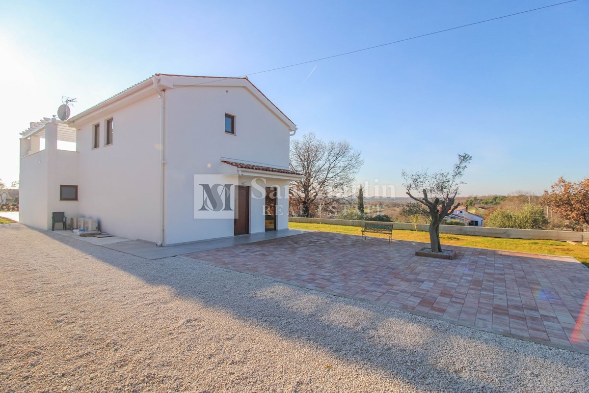 Istria, Barbana - casa su un grande terreno vicino al mare.