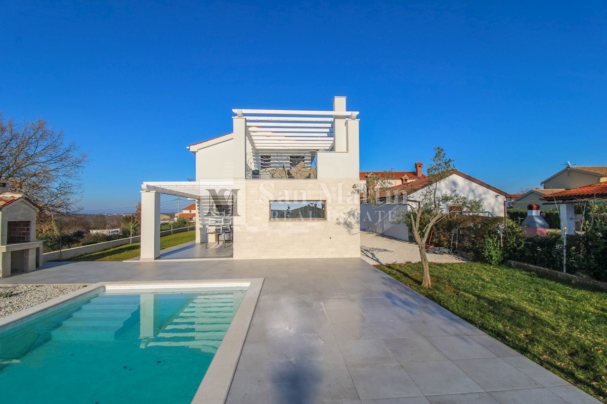 Istria, Barbana - casa su un grande terreno vicino al mare.