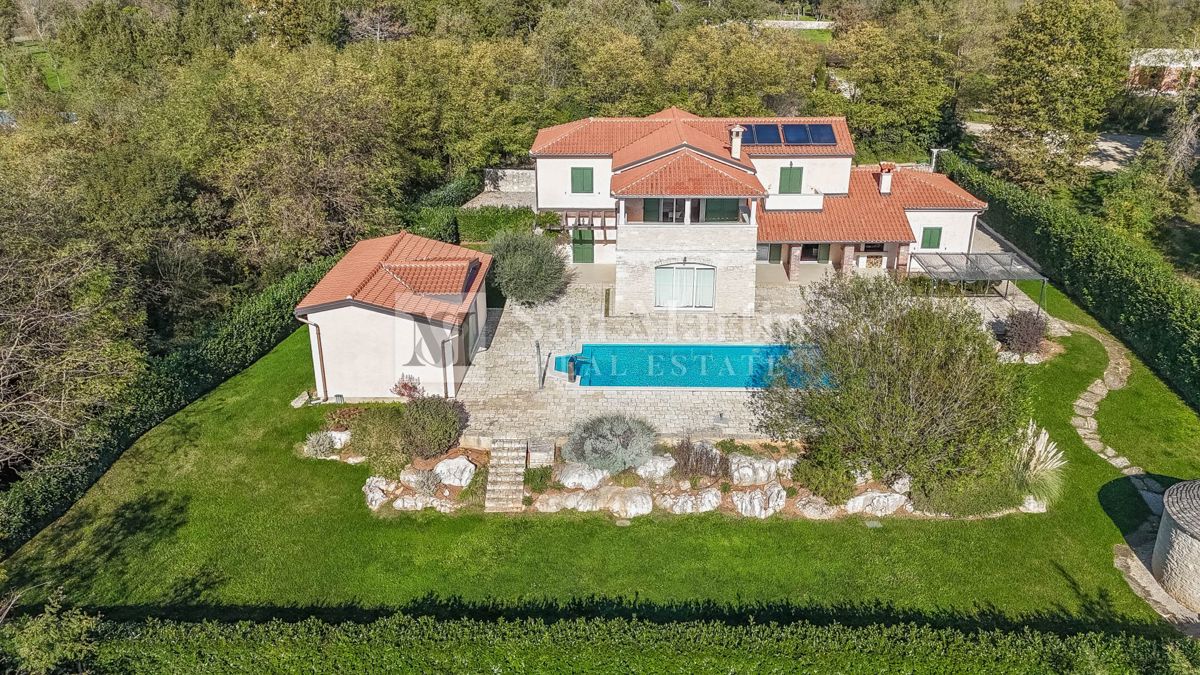 Parenzo, dintorni - casa in pietra con vista sulla natura e sul mare