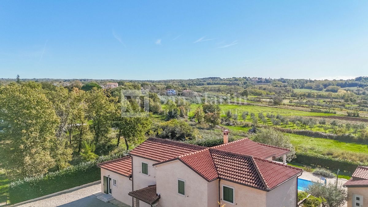 Parenzo, dintorni - casa in pietra con vista sulla natura e sul mare