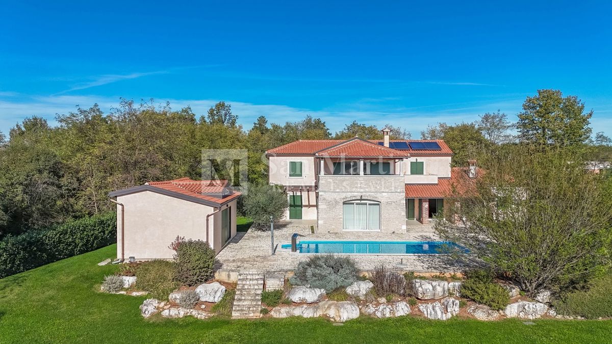 Parenzo, dintorni - casa in pietra con vista sulla natura e sul mare