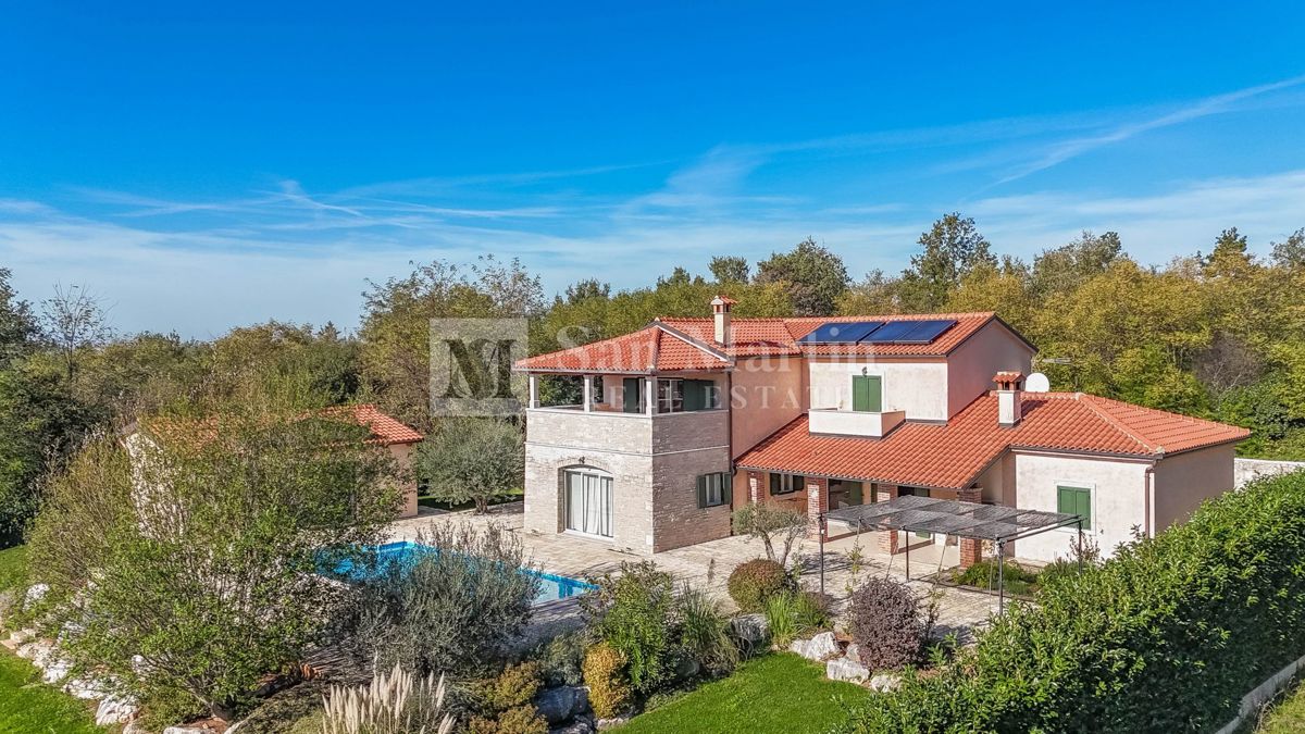 Parenzo, dintorni - casa in pietra con vista sulla natura e sul mare