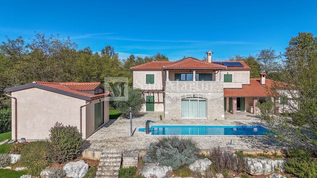 Parenzo, dintorni - casa in pietra con vista sulla natura e sul mare