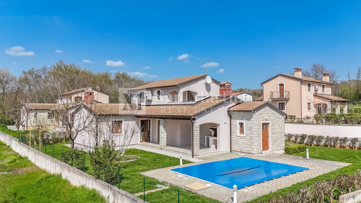 Parenzo, dintorni - casa familiare con piscina