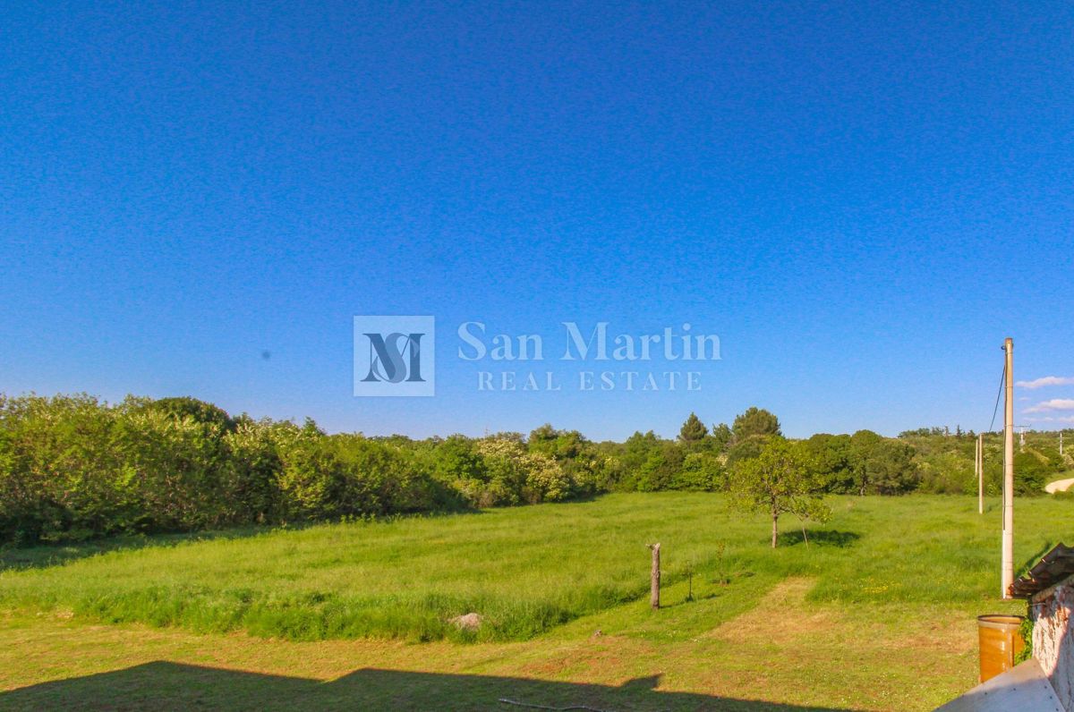 Umago-Terreno edificabile di investimento TOP per scopi turistici