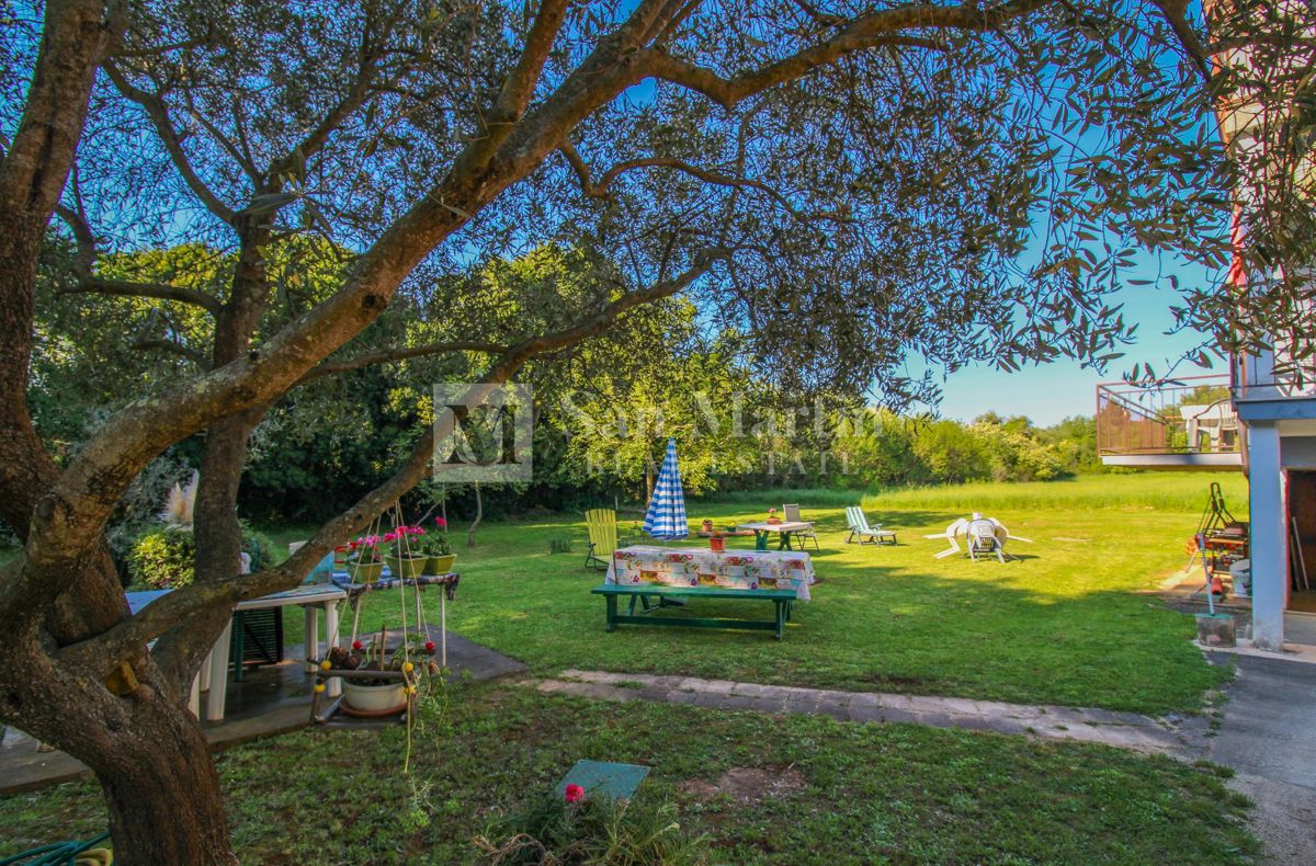 Umago-Terreno edificabile di investimento TOP per scopi turistici