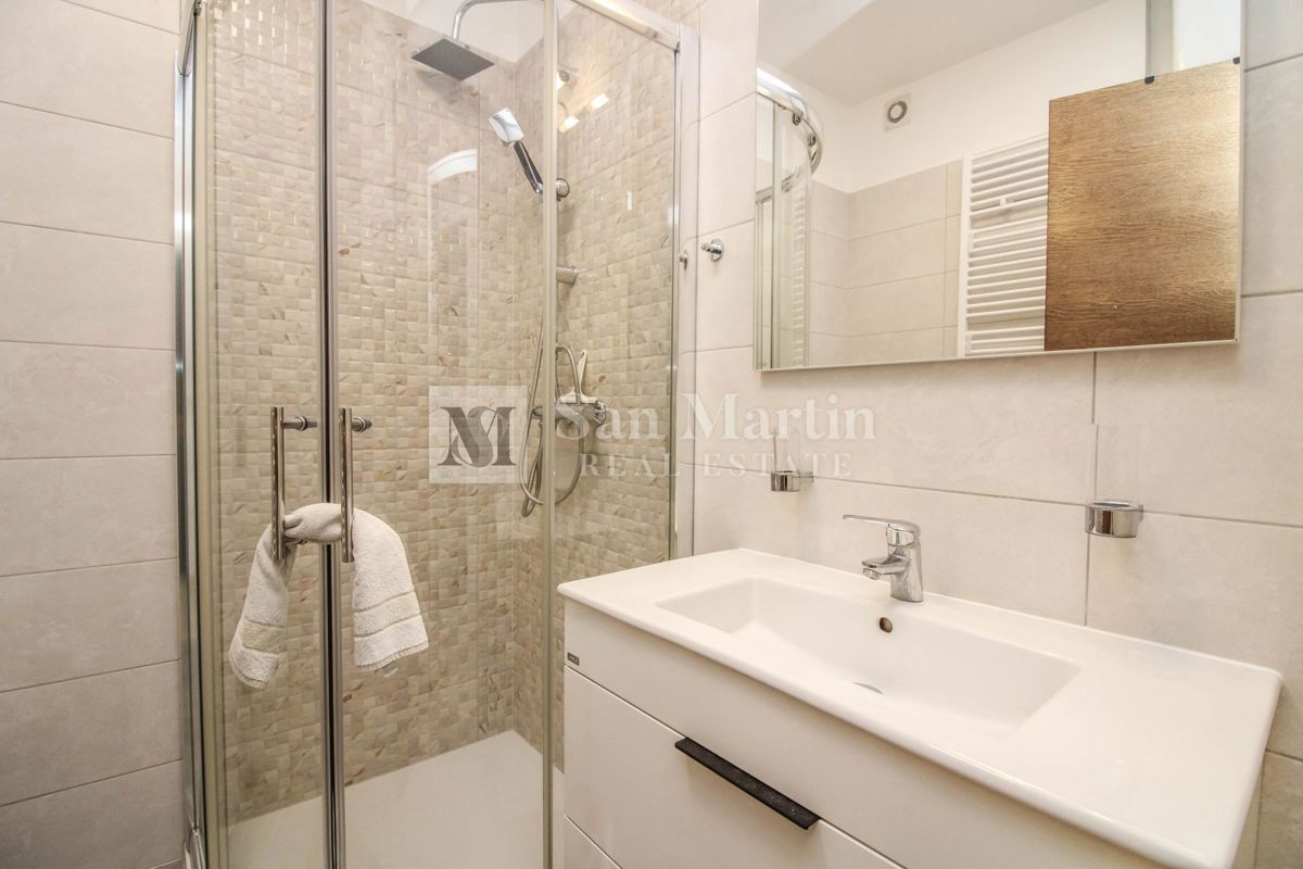 Parenzo, dintorni – bellissimo appartamento moderno con piscina