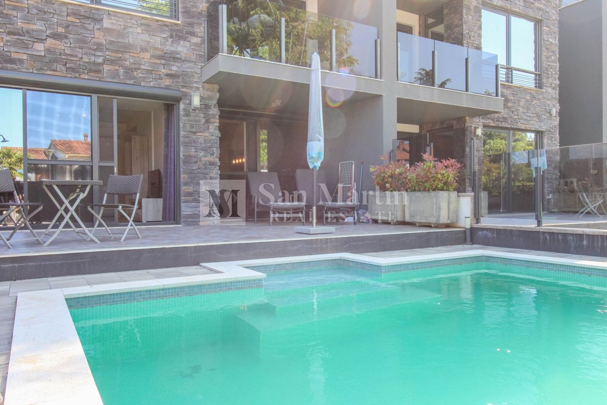 Parenzo, dintorni – bellissimo appartamento moderno con piscina