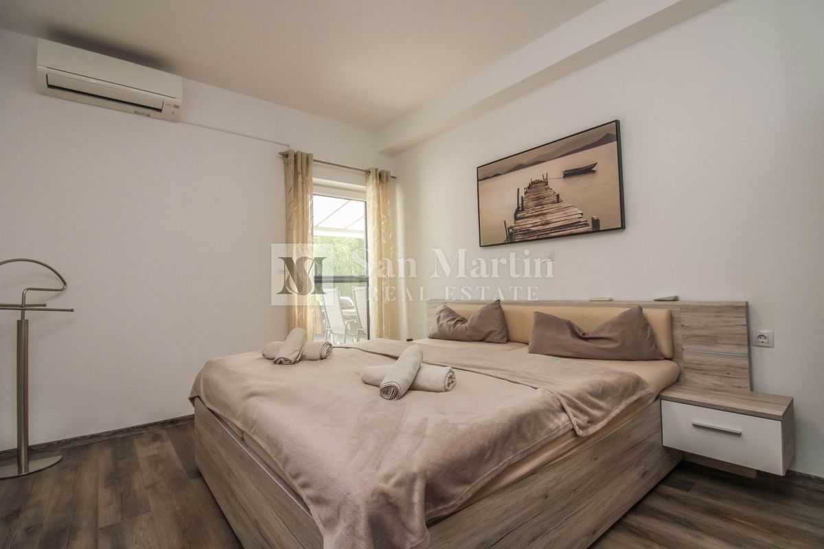 Parenzo, dintorni – bellissimo appartamento moderno con piscina