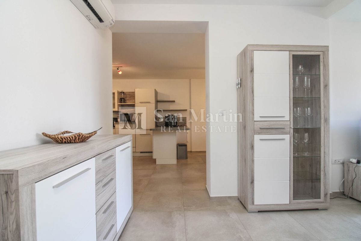 Parenzo, dintorni – bellissimo appartamento moderno con piscina