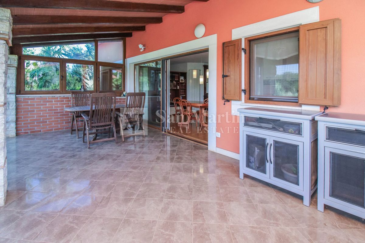 DINTORNI DI PARENZO, CASA INDIPENDENTE