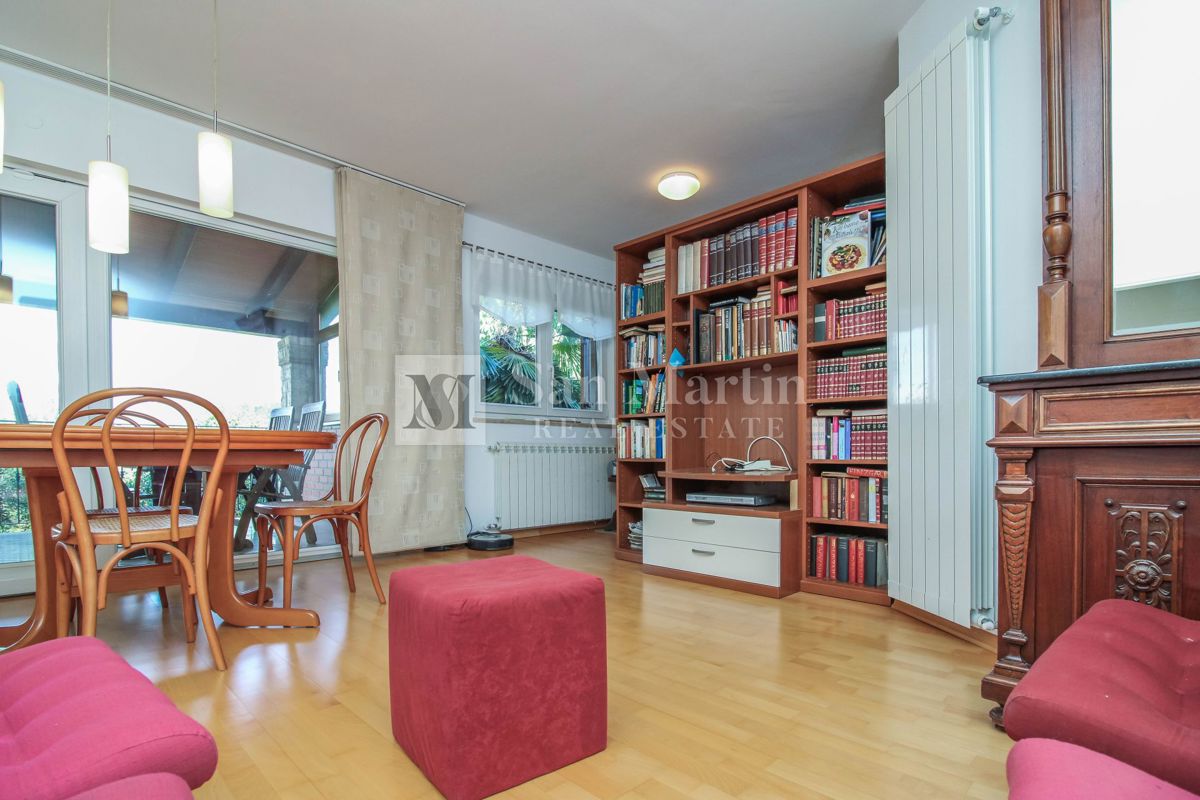DINTORNI DI PARENZO, CASA INDIPENDENTE