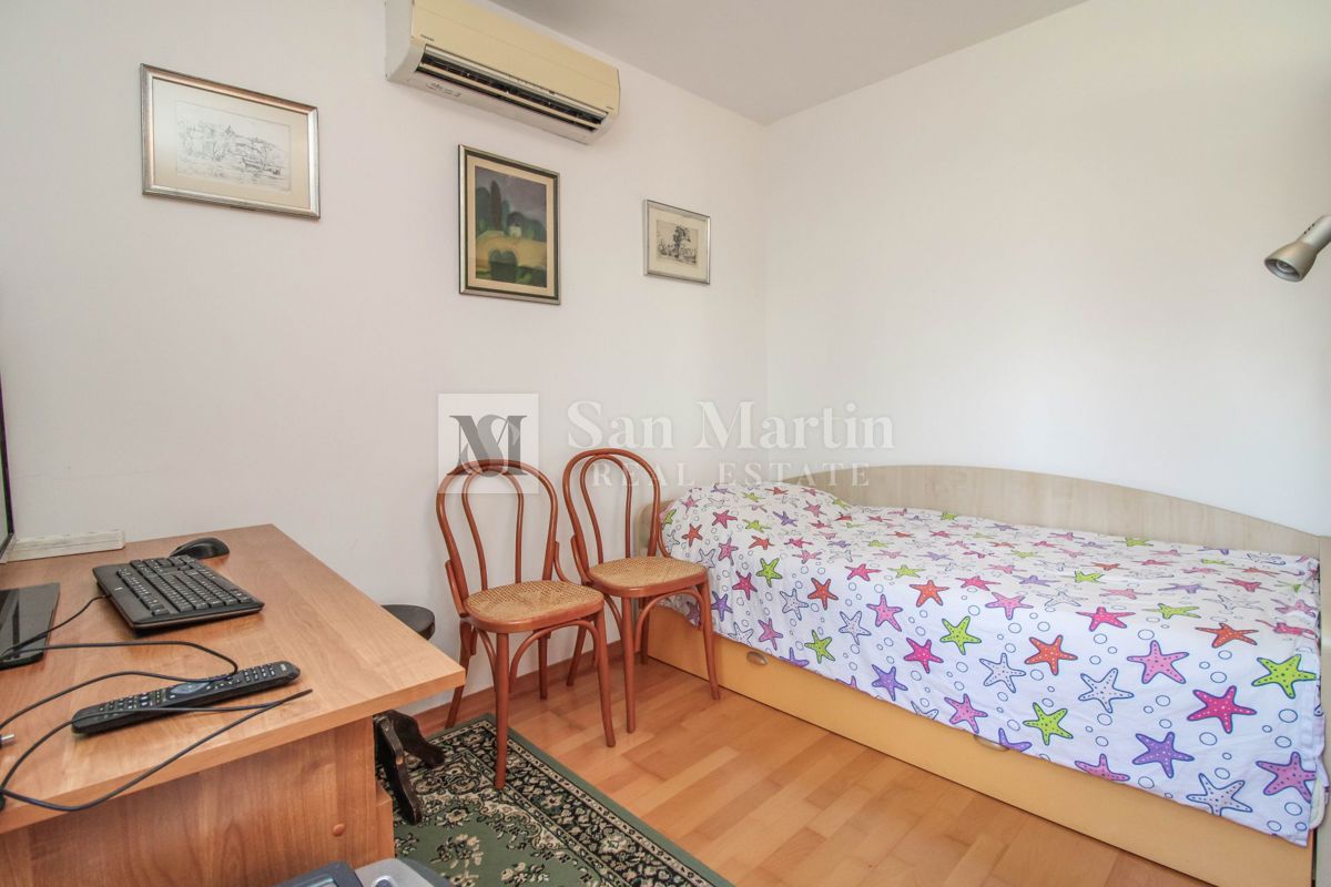 DINTORNI DI PARENZO, CASA INDIPENDENTE