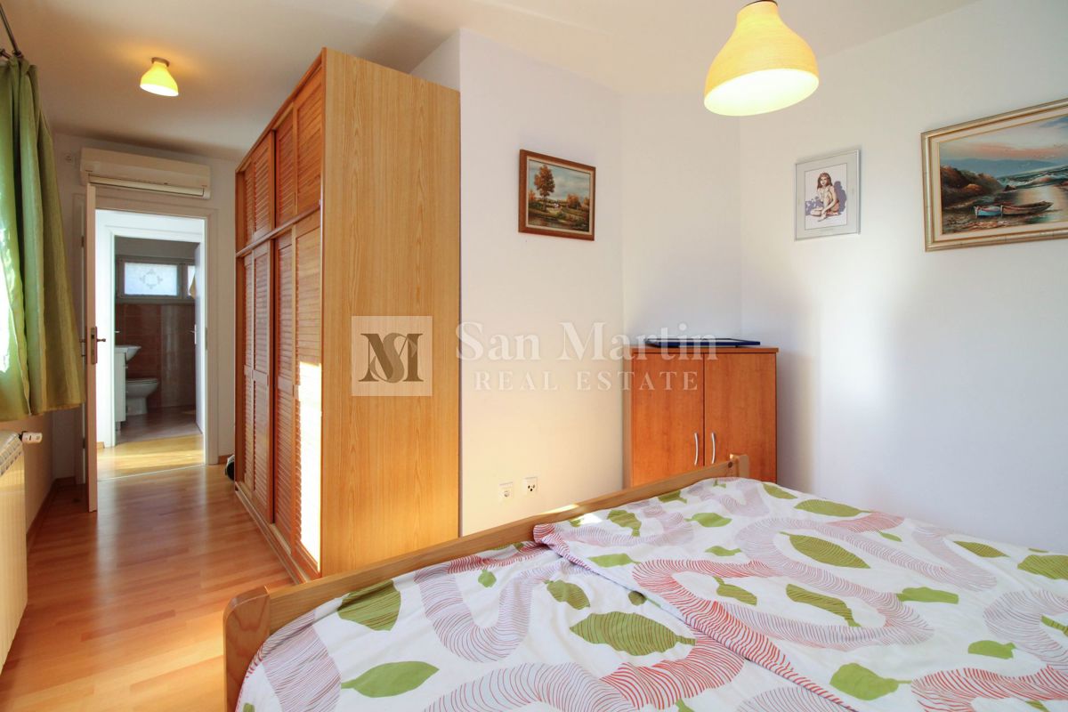 DINTORNI DI PARENZO, CASA INDIPENDENTE