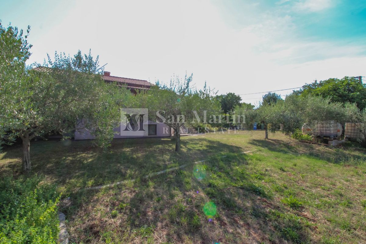 DINTORNI DI PARENZO, CASA INDIPENDENTE