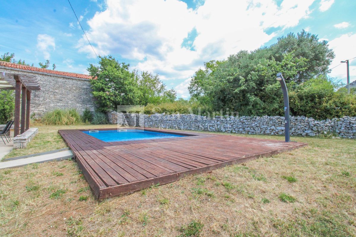 Vicino a Kanfanar – Splendida Casa in Pietra con Piscina
