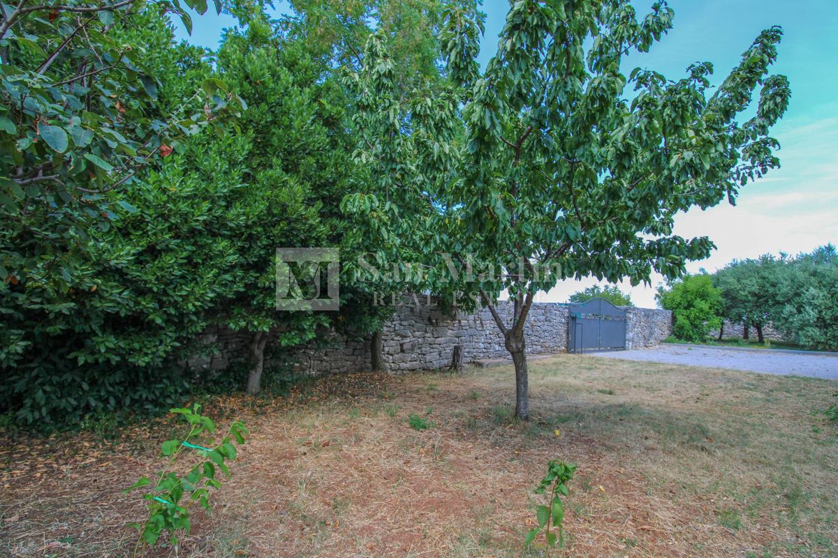 Vicino a Kanfanar – Splendida Casa in Pietra con Piscina
