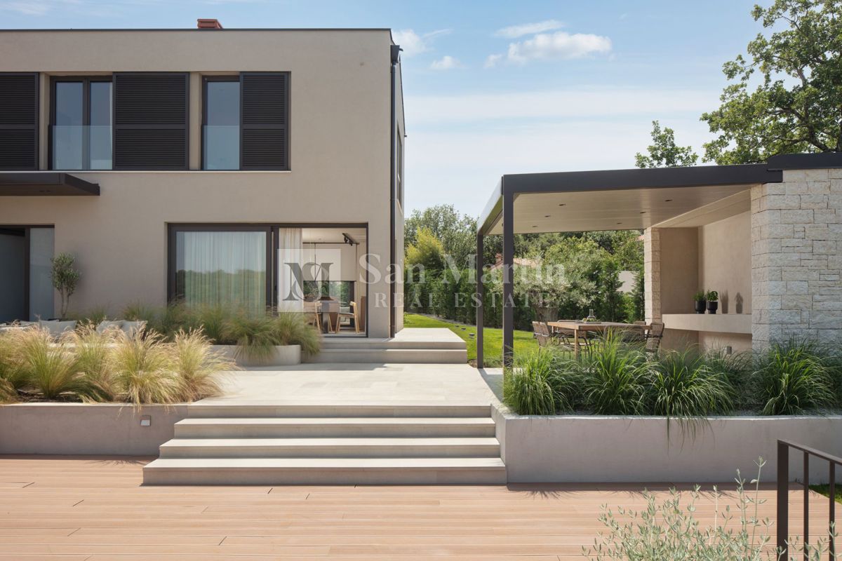 Parenzo, dintorni - Una casa straordinaria ai margini del villaggio