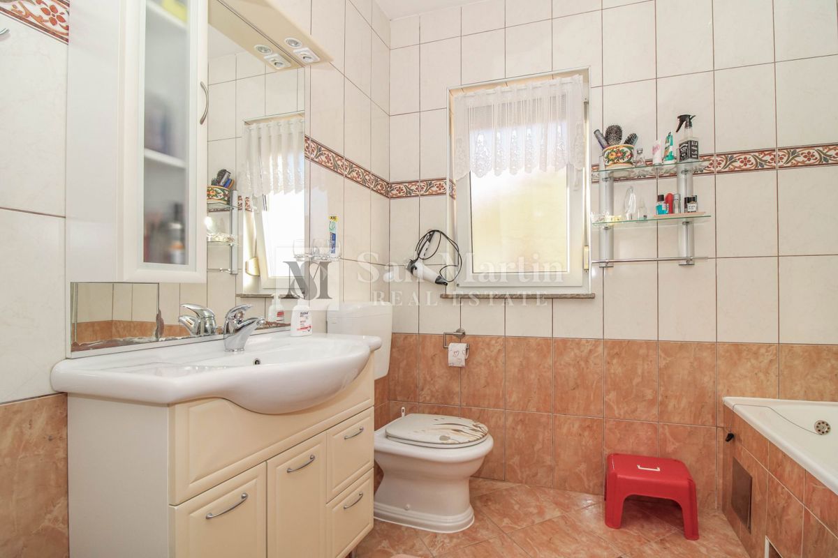 PARENZO - Casa con appartamento separato e taverna