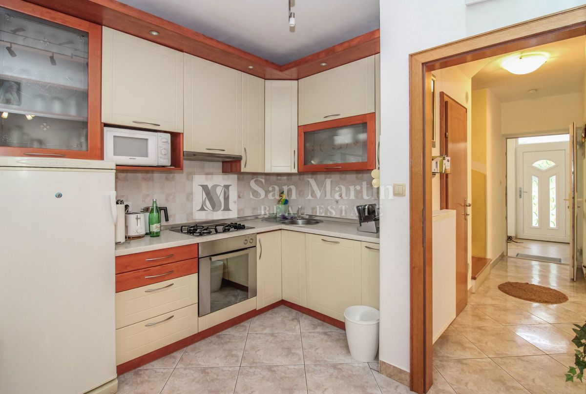 PARENZO - Casa con appartamento separato e taverna