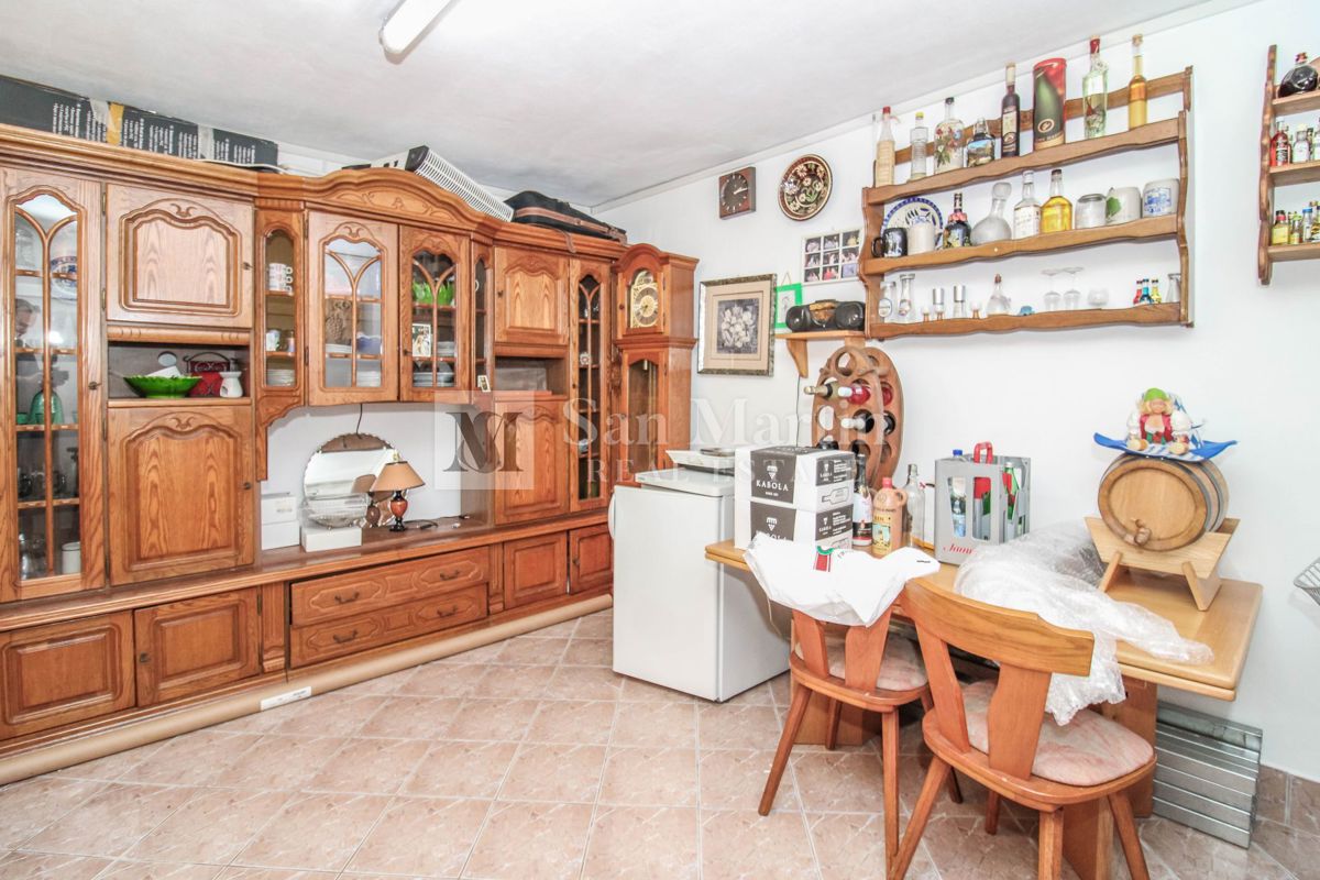 PARENZO - Casa con appartamento separato e taverna