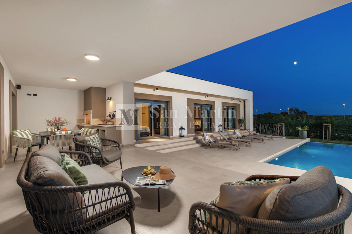 Rovigno, dintorni - casa a un piano lussuosa e di alta qualità