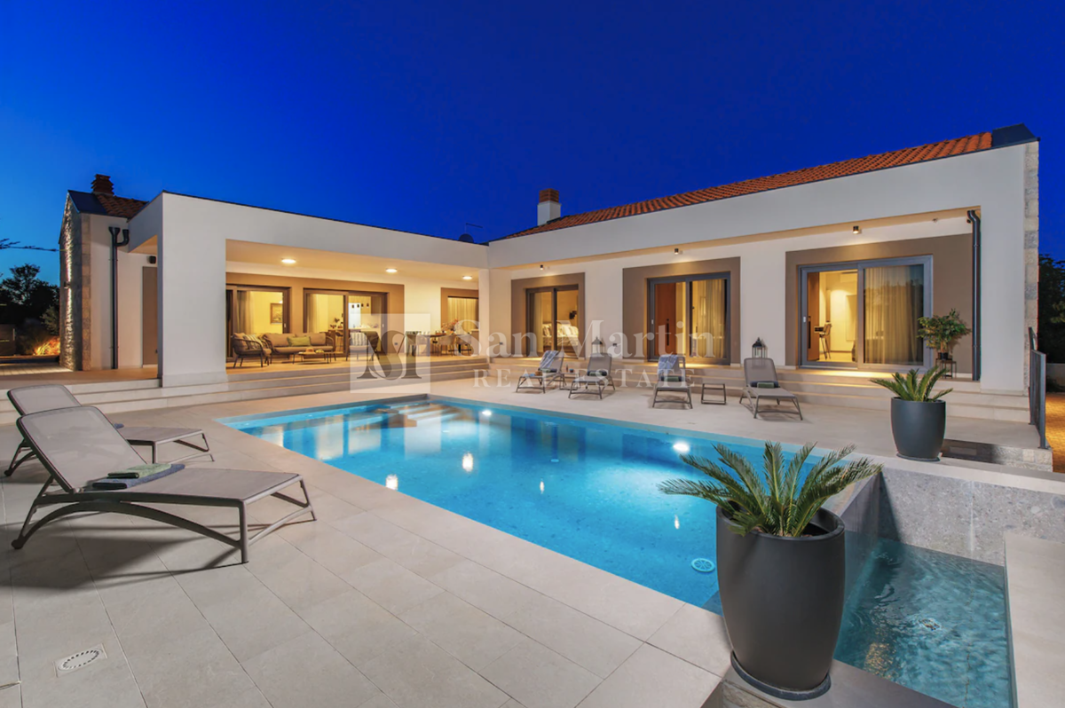 Rovigno, dintorni - casa a un piano lussuosa e di alta qualità