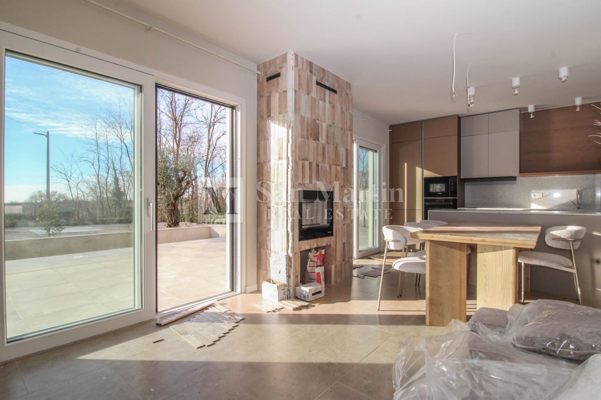 Cittanova, dintorni - eccellente nuovo edificio con ricchi contenuti