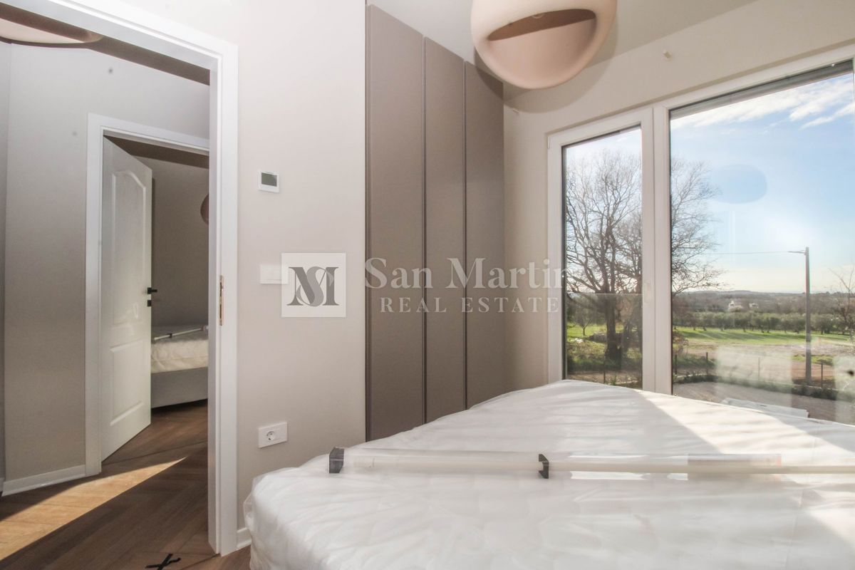 Cittanova, dintorni - eccellente nuovo edificio con ricchi contenuti