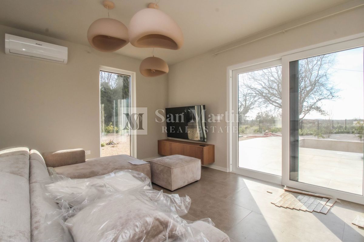 Cittanova, dintorni - eccellente nuovo edificio con ricchi contenuti