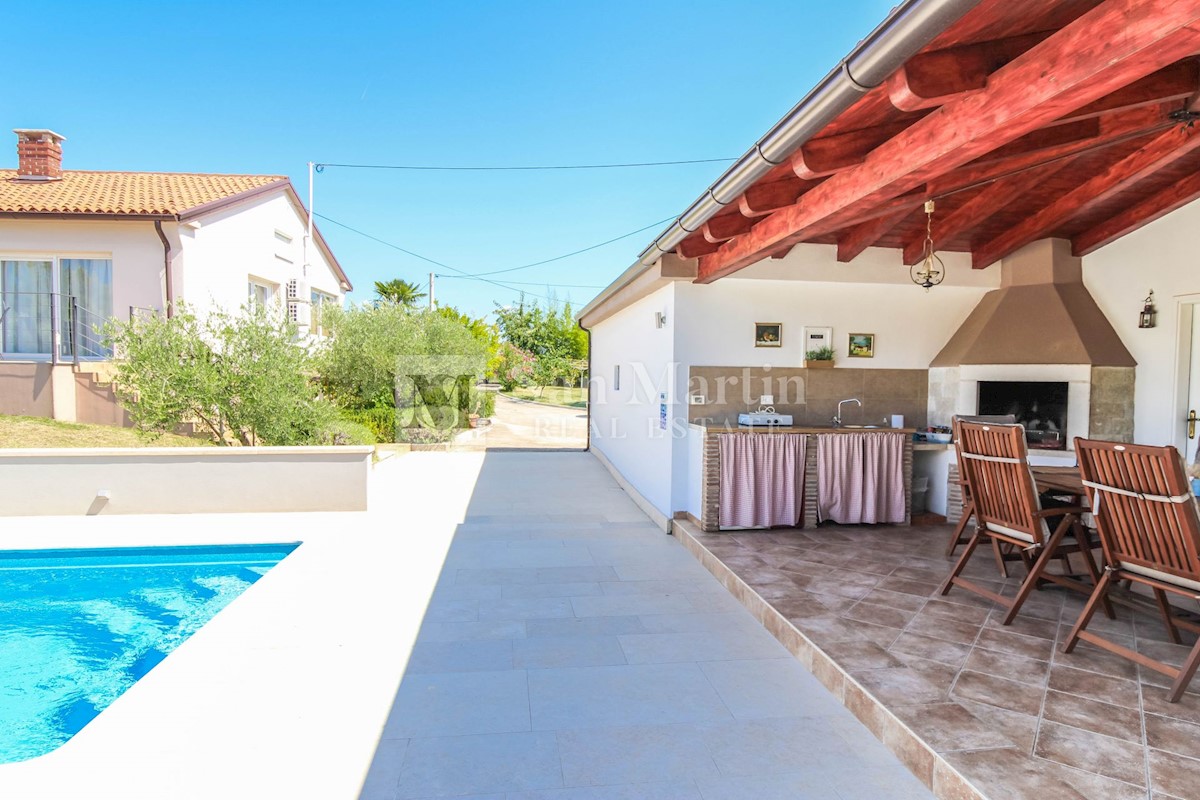 Parenzo, casa a un piano su un ampio giardino