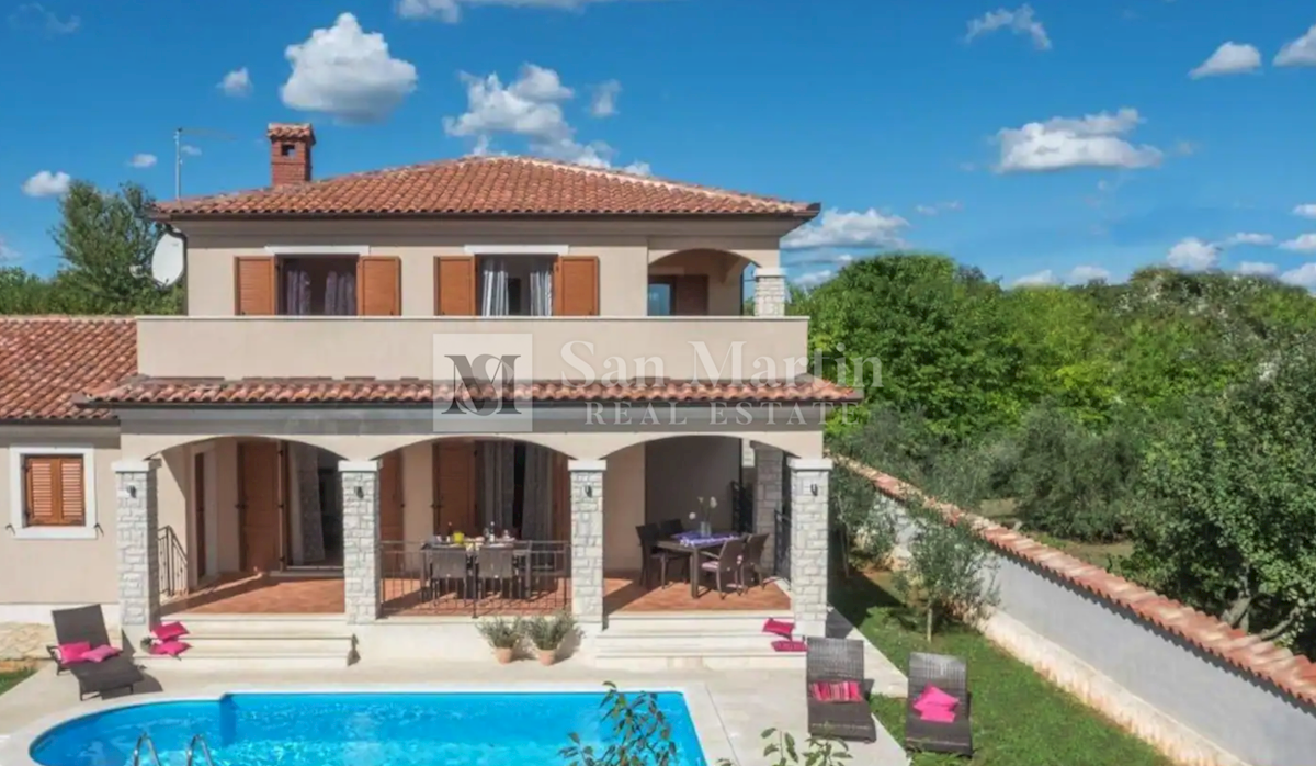 Istria, Dignano - casa con piscina e garage con vista sulla natura