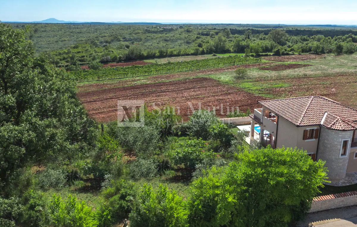 Istria, Dignano - casa con piscina e garage con vista sulla natura