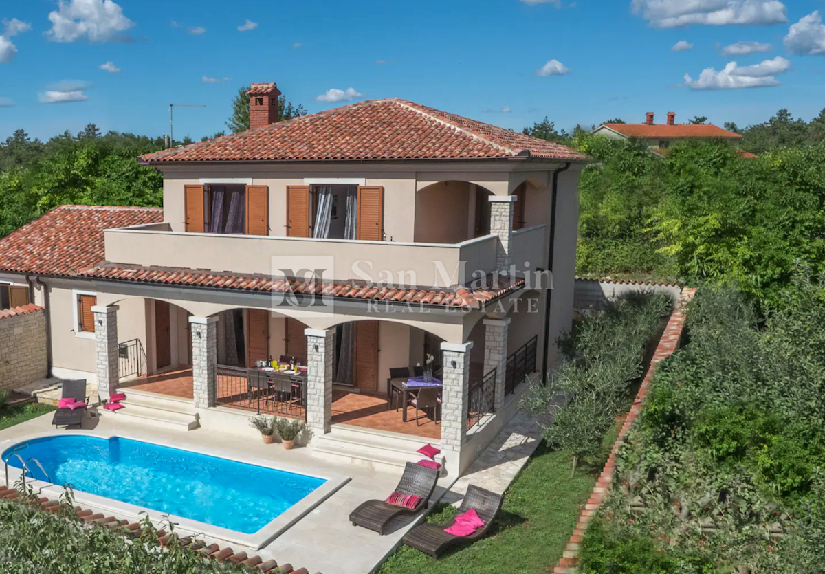 Istria, Dignano - casa con piscina e garage con vista sulla natura