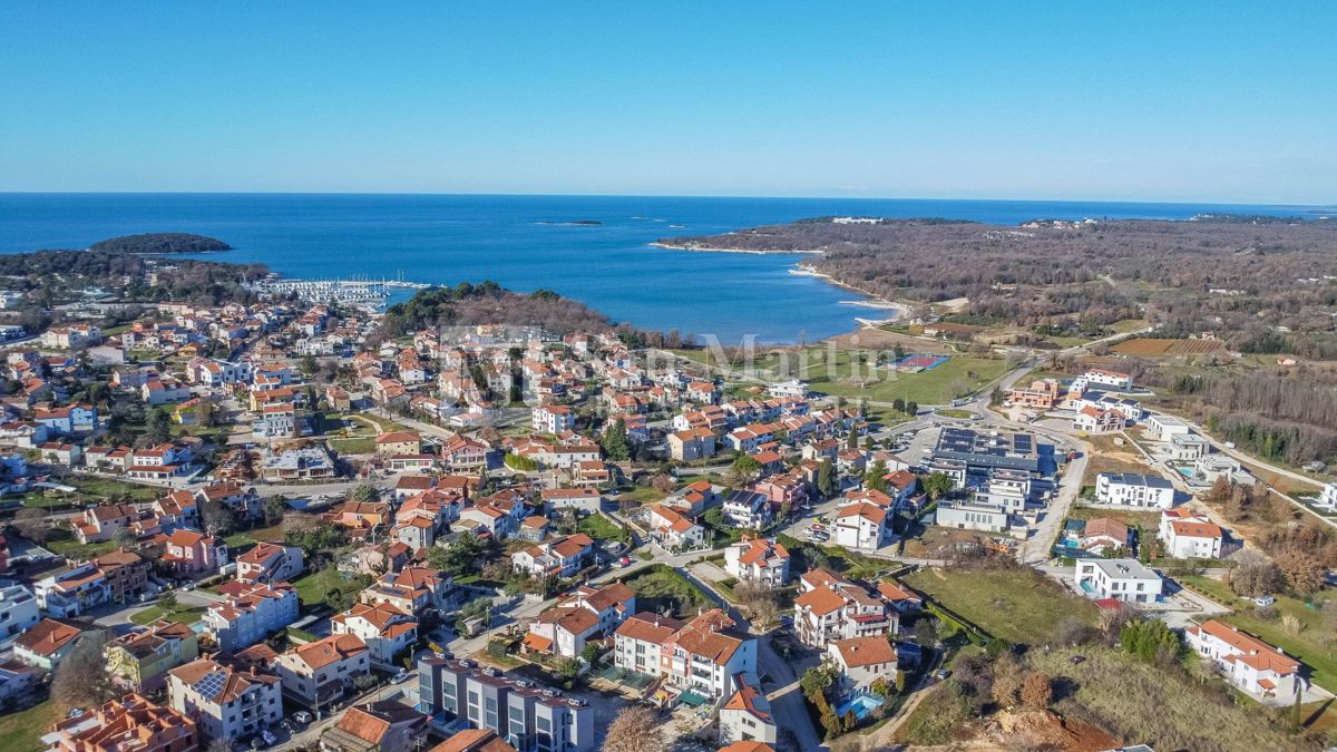 Parenzo, dintorni - terreno attraente vicino al mare