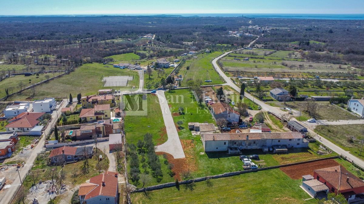 Dignano, dintorni - bel terreno in una piccola città
