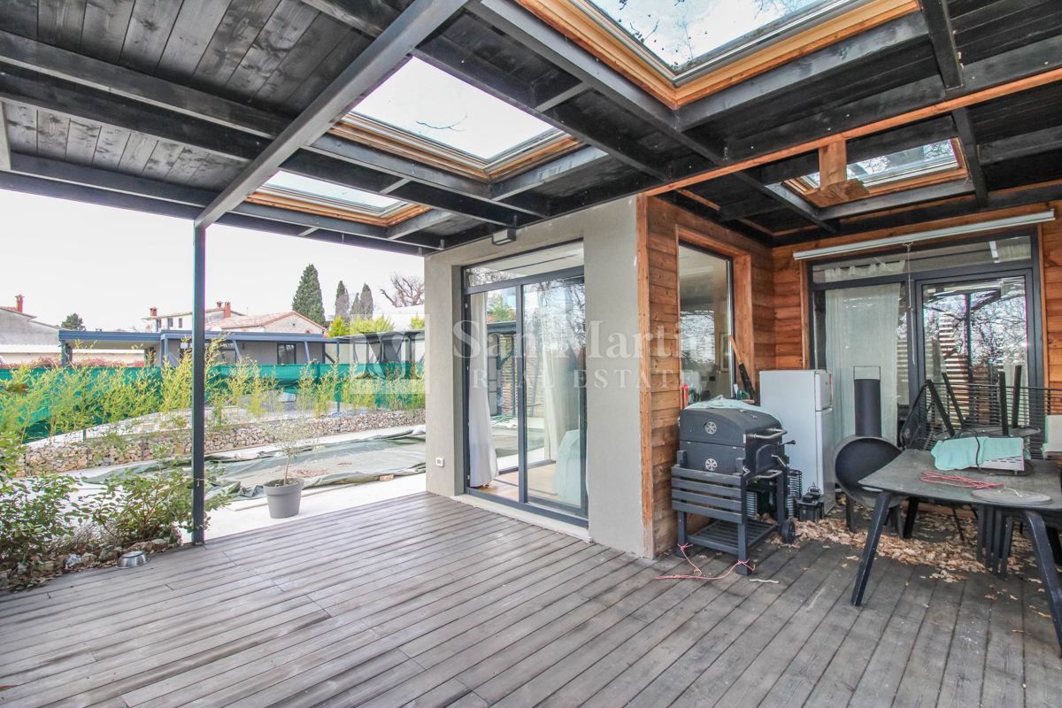 Parenzo, dintorni – fantastica piccola casa a piano terra con piscina